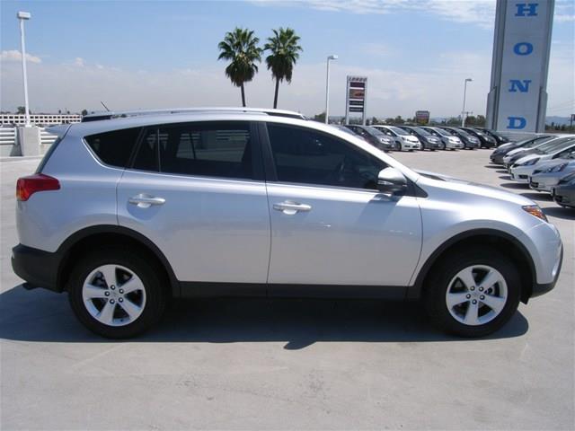 2013 Toyota RAV4 SEL Sport Utility 4D