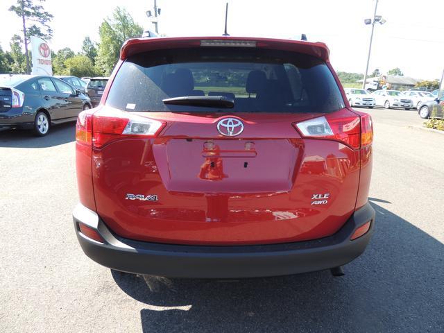 2013 Toyota RAV4 SEL Sport Utility 4D