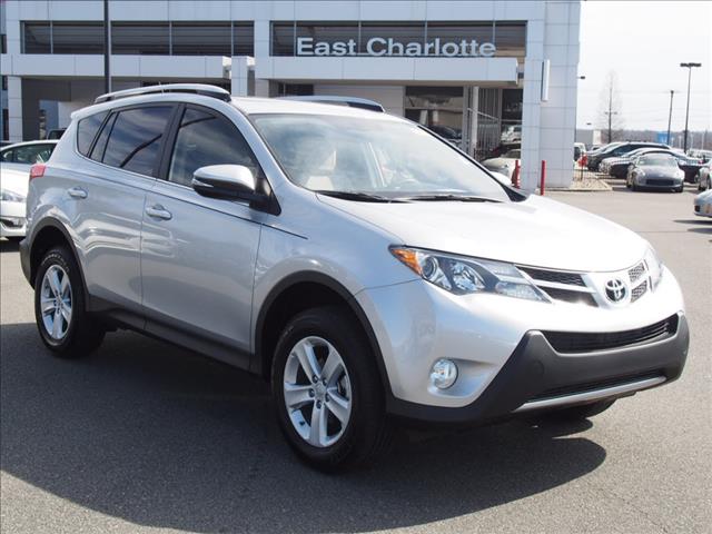 2013 Toyota RAV4 SEL Sport Utility 4D