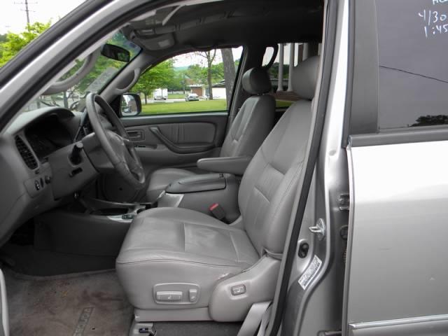 2002 Toyota Sequoia SLT 25