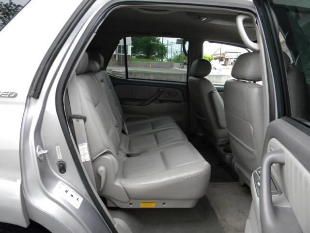 2002 Toyota Sequoia SLT 25