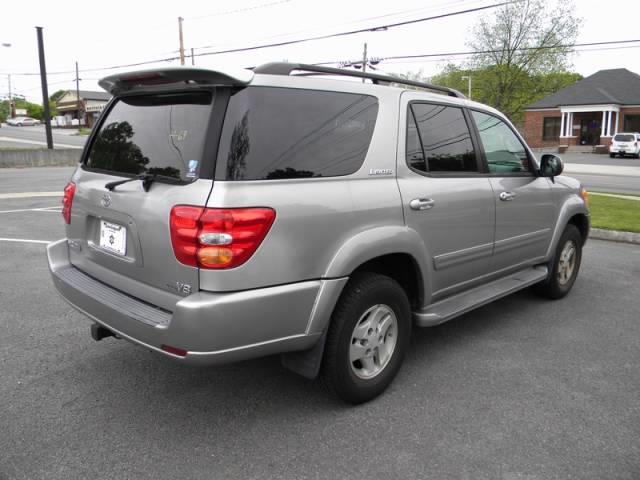 2002 Toyota Sequoia SLT 25