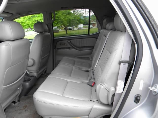 2002 Toyota Sequoia SLT 25