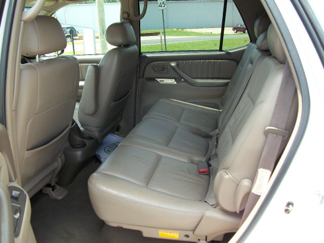 2003 Toyota Sequoia 4X4 Leather LOW Miles