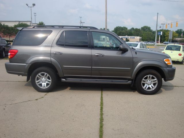 2004 Toyota Sequoia Super