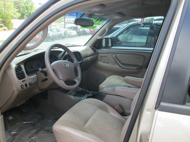 2004 Toyota Sequoia Unknown