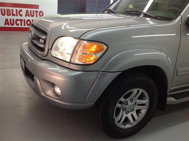 2004 Toyota Sequoia Sedan 4-speed AT