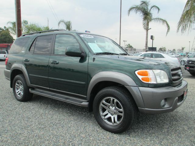 2004 Toyota Sequoia LT Pickup 4D 8 Ft