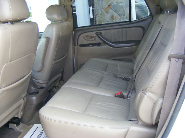 2004 Toyota Sequoia Super