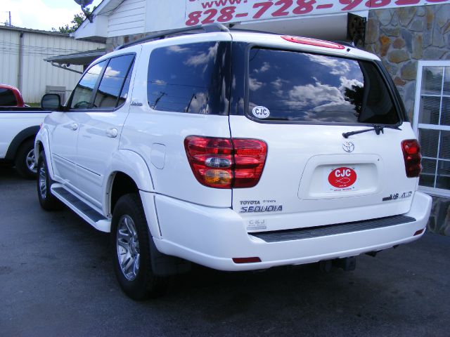 2004 Toyota Sequoia Super