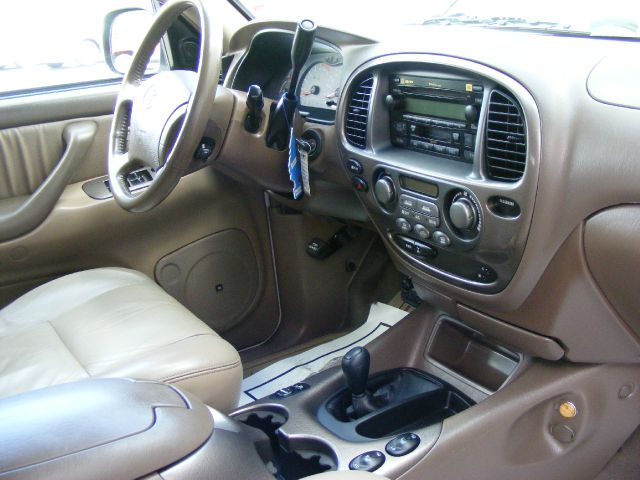 2004 Toyota Sequoia Super