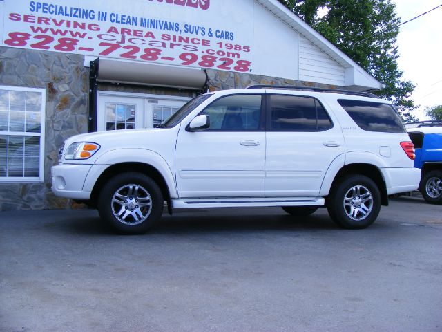 2004 Toyota Sequoia Super