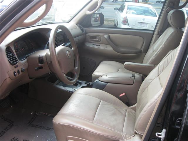 2004 Toyota Sequoia Unknown