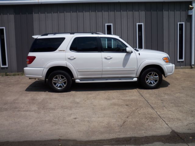 2004 Toyota Sequoia Super