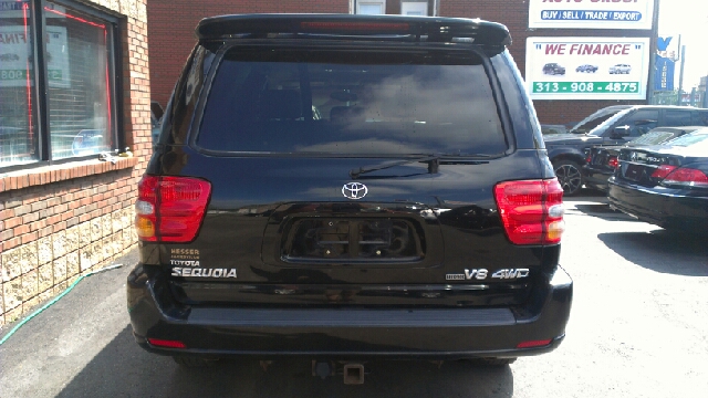 2004 Toyota Sequoia Super