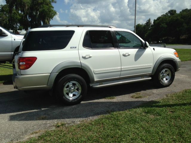 2004 Toyota Sequoia 2WD 4dr Eddie Bauer