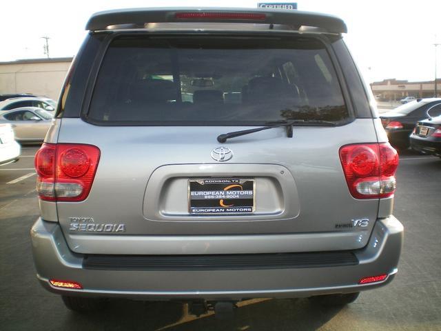 2006 Toyota Sequoia S (awd)