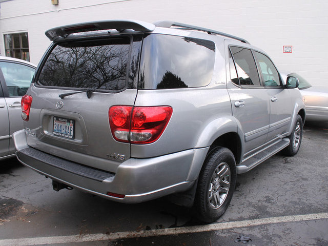 2006 Toyota Sequoia SLT 25