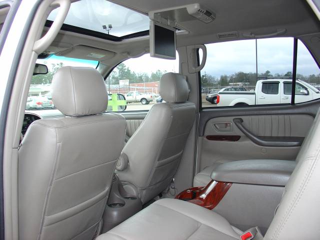 2006 Toyota Sequoia SLT 25