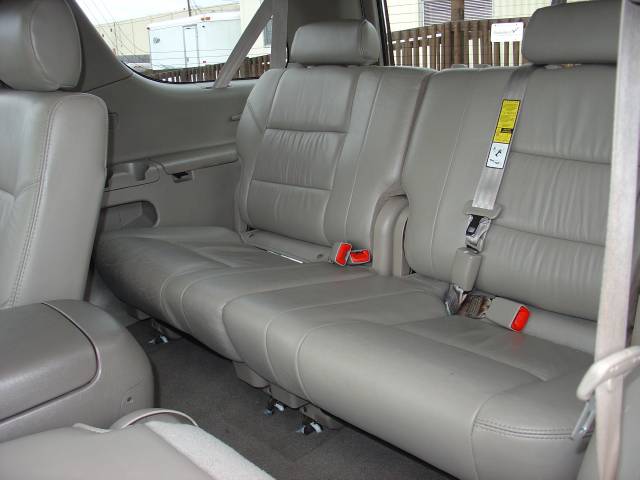 2006 Toyota Sequoia SLT 25