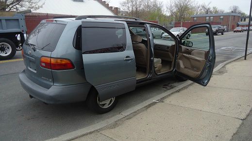 1998 Toyota Sienna SEL Sport Utility 4D