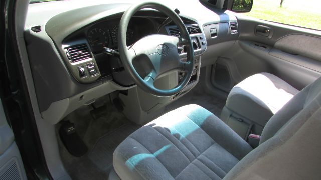 1998 Toyota Sienna SEL Sport Utility 4D