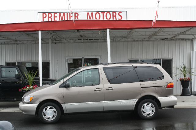 1998 Toyota Sienna SEL Sport Utility 4D