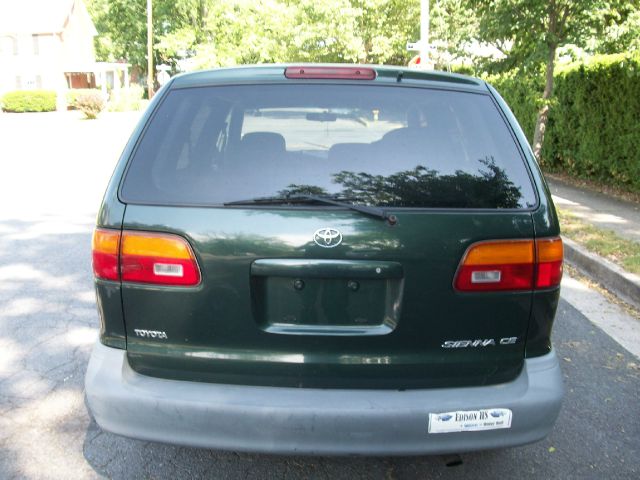 1999 Toyota Sienna Gold Edition