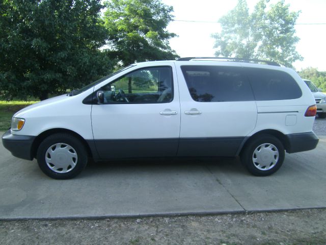 1999 Toyota Sienna SEL Sport Utility 4D