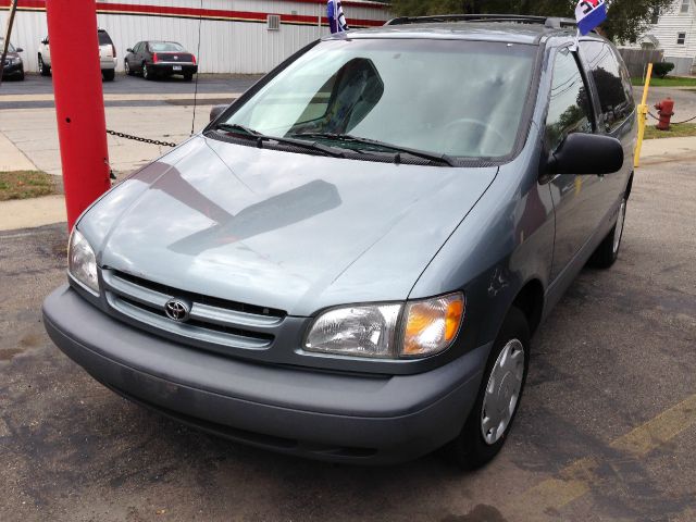 2000 Toyota Sienna X