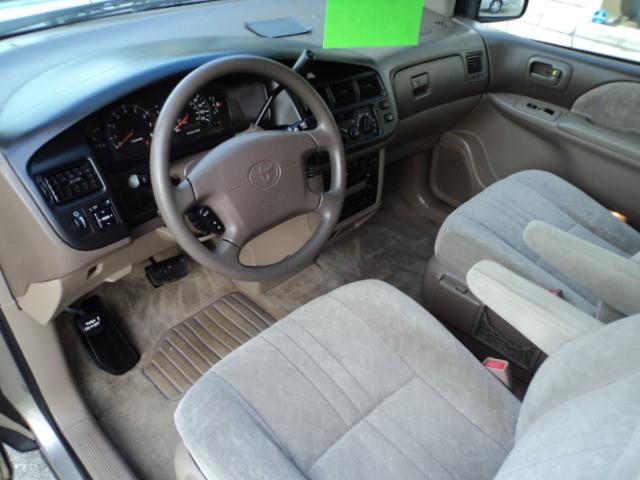 2000 Toyota Sienna Unknown