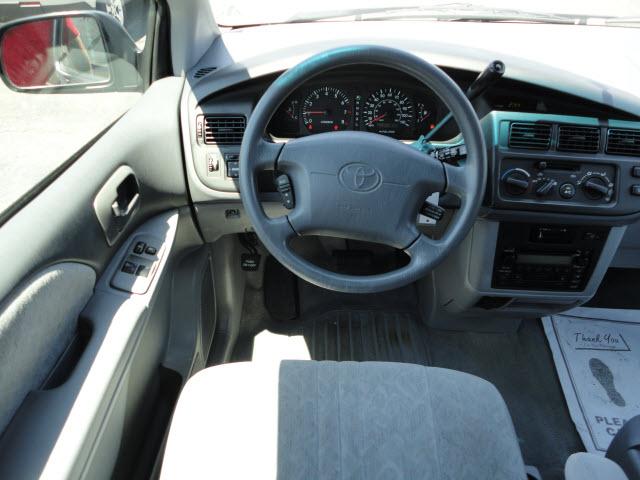 2000 Toyota Sienna X