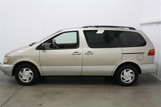 2000 Toyota Sienna Unknown