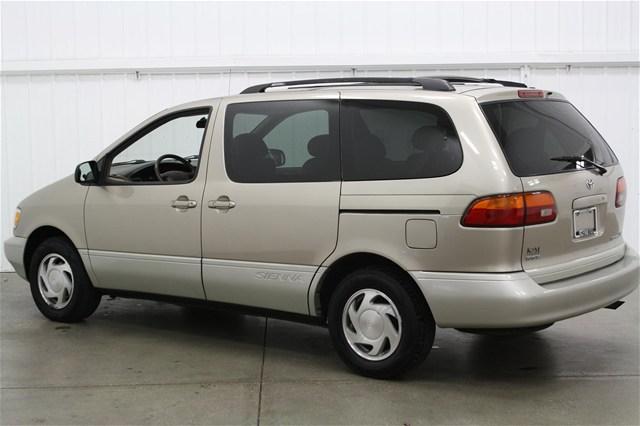 2000 Toyota Sienna Unknown