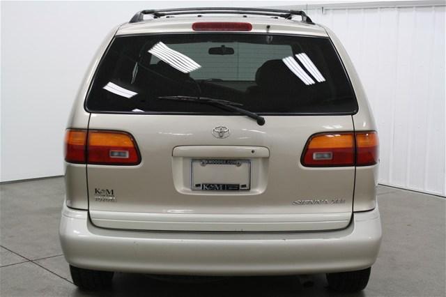 2000 Toyota Sienna Unknown