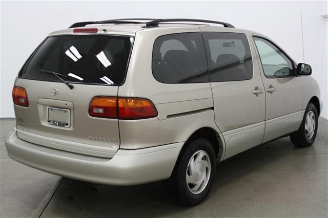 2000 Toyota Sienna Unknown