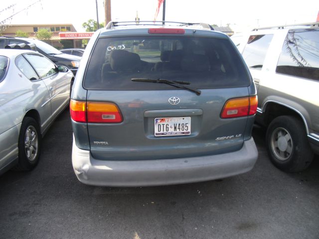 2000 Toyota Sienna Unknown