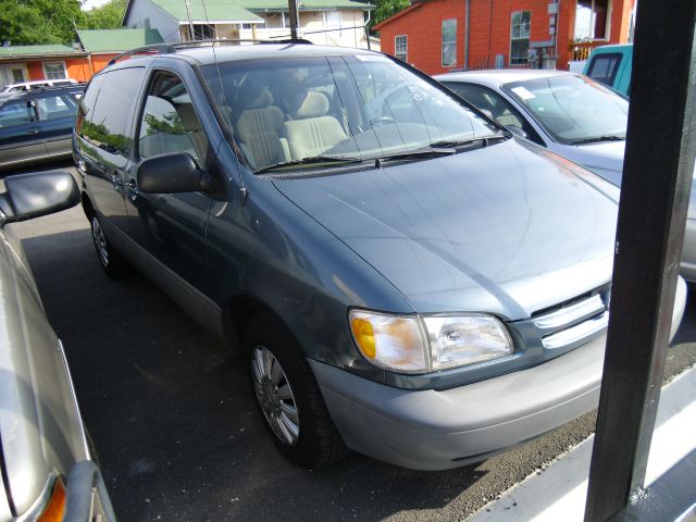 2000 Toyota Sienna Unknown