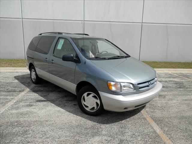 2000 Toyota Sienna XE Crew Cab 2WD