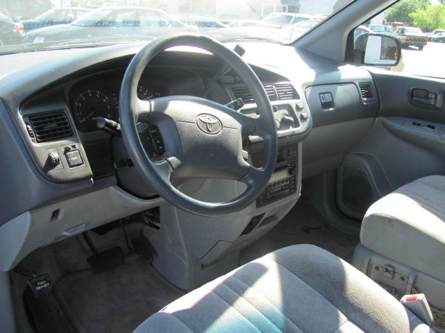 2000 Toyota Sienna SEL Sport Utility 4D