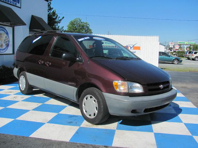 2000 Toyota Sienna SEL Sport Utility 4D