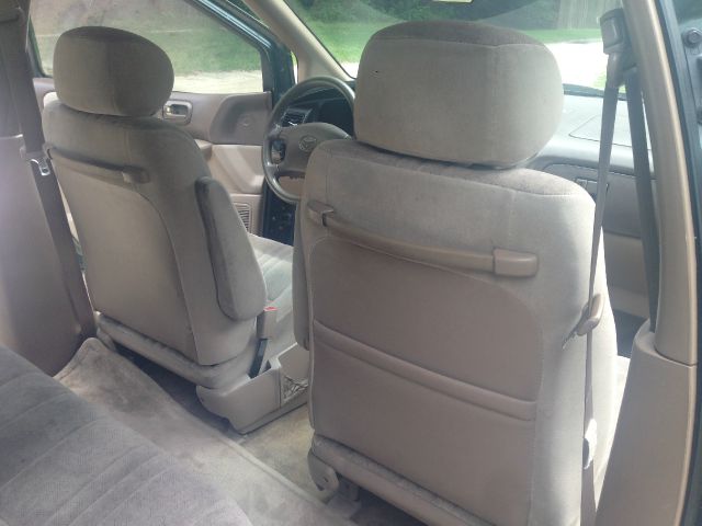 2000 Toyota Sienna Gold Edition