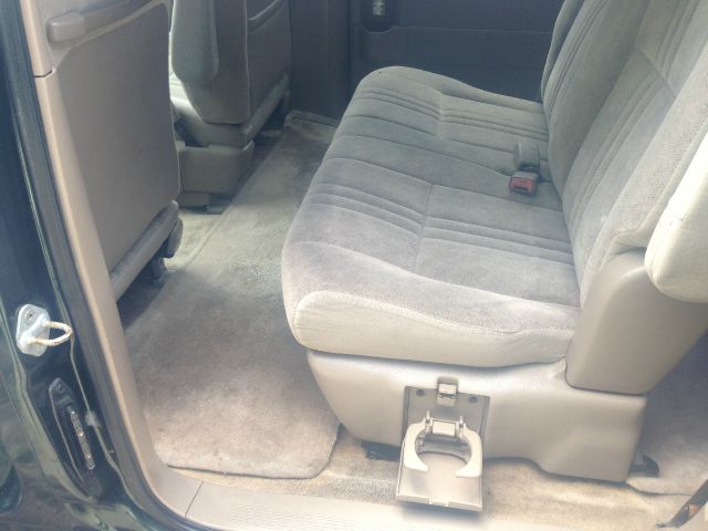 2000 Toyota Sienna Gold Edition