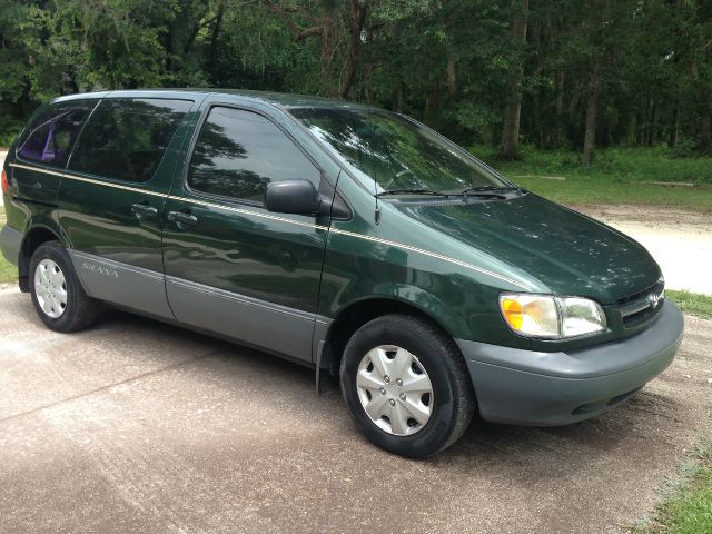 2000 Toyota Sienna Gold Edition