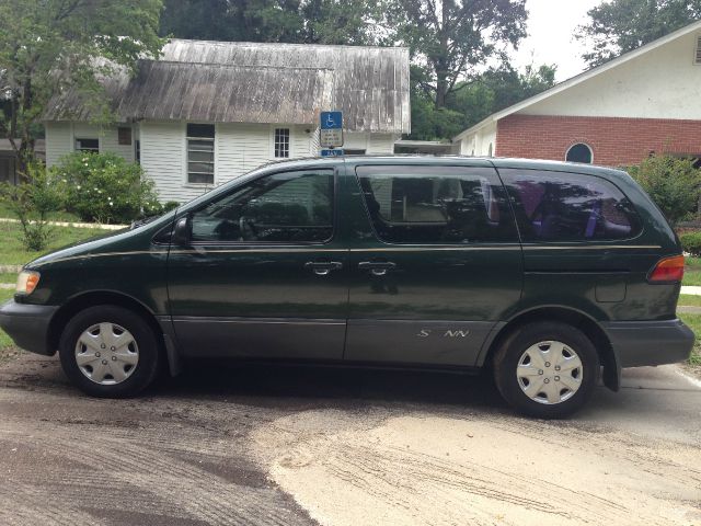 2000 Toyota Sienna Gold Edition