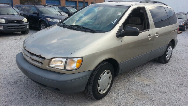 2000 Toyota Sienna SEL Sport Utility 4D