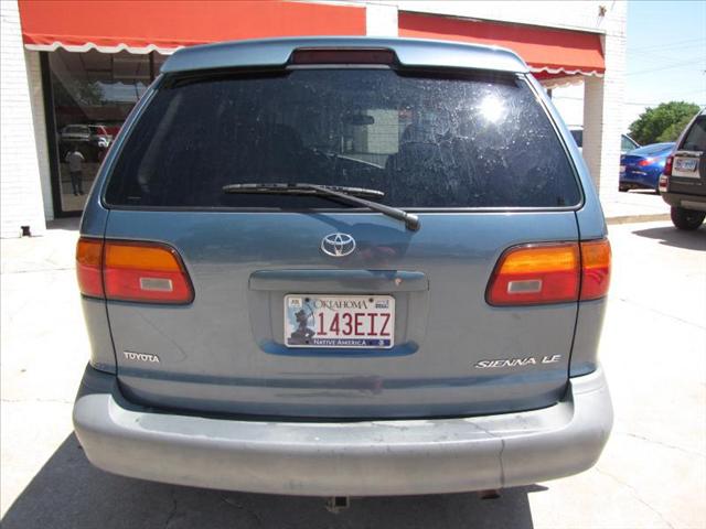 2000 Toyota Sienna X