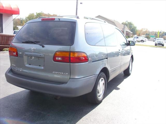 2000 Toyota Sienna X