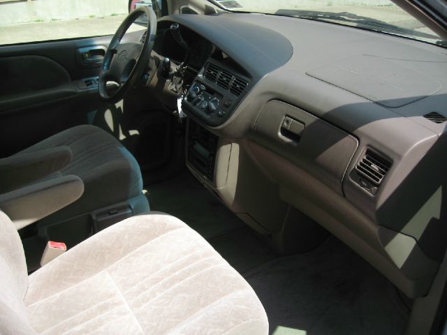 2000 Toyota Sienna LE - 4x2