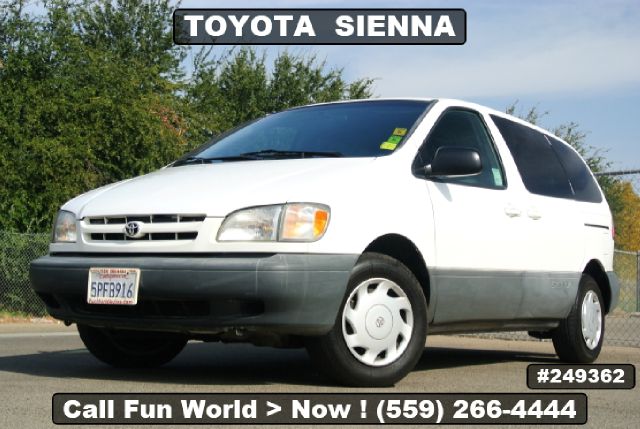 2000 Toyota Sienna Gold Edition